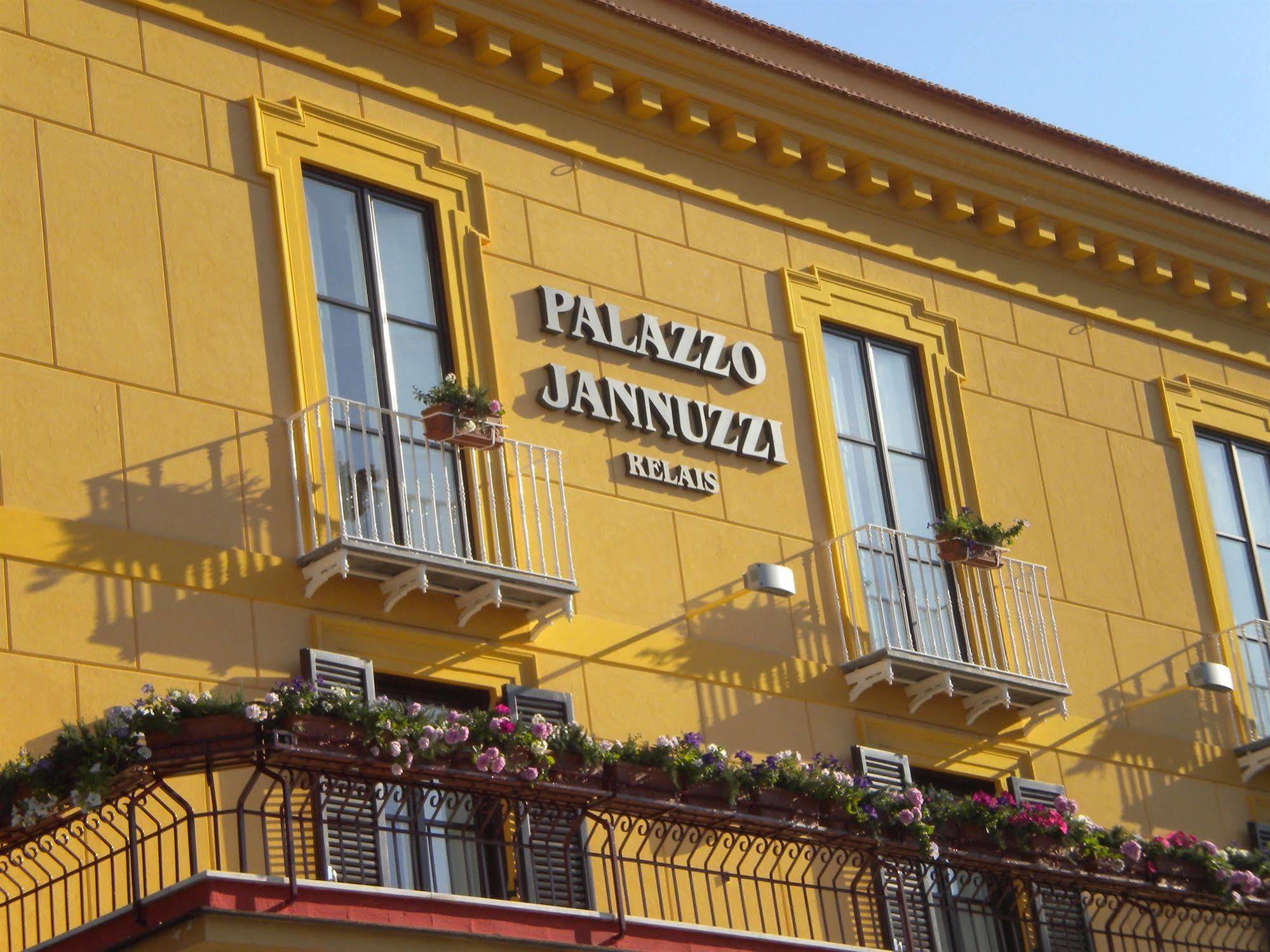 Guest house Palazzo Jannuzzi Relais 4*